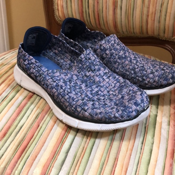 Sketcher brand slip on shoes - Picture 2 of 6